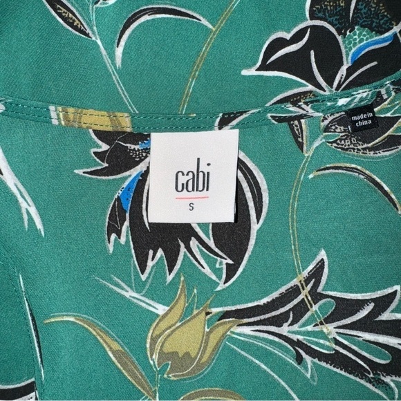 CAbi Sleeveless Zoe Falling Flowers Peplum Top Green Black - Size S - Picture 5 of 5